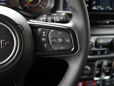 Used 2025 Jeep Wrangler Unlimited Sport AWD/4WD image 20