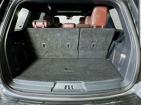 Used 2024 Ford Expedition Limited image 31