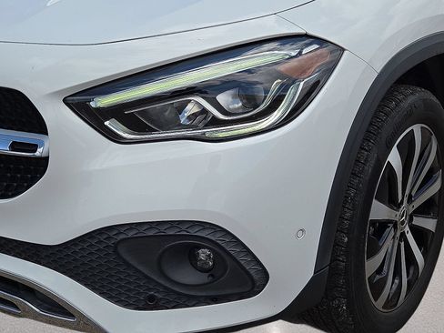 Used 2023 Mercedes-Benz GLA 250 w/ Premium Package image 9