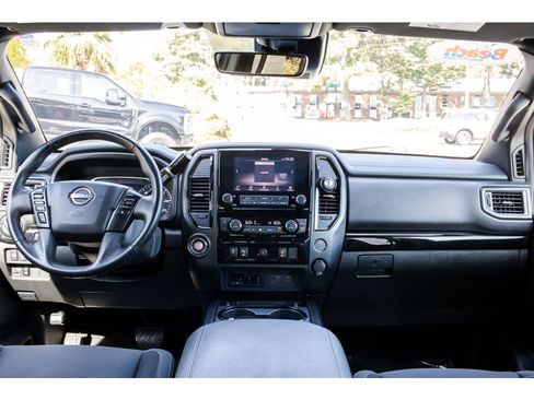 Used 2023 Nissan Titan SV w/ SV Convenience Package RWD image 12