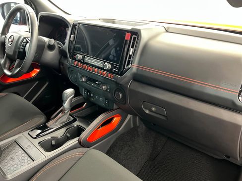 Used 2025 Nissan Frontier Pro-X w/ Pro Convenience Package image 23