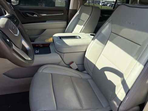 Used 2022 GMC Yukon Denali AWD/4WD image 12