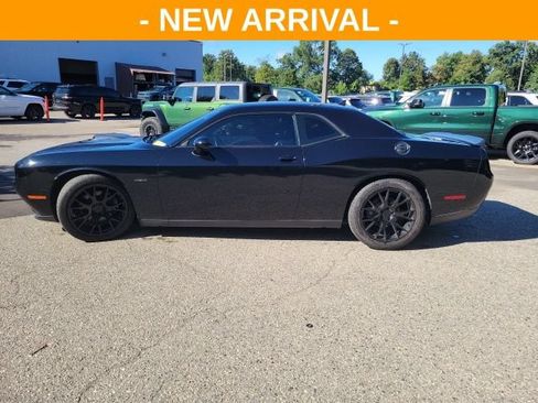 Used 2015 Dodge Challenger R/T Plus RWD image 6