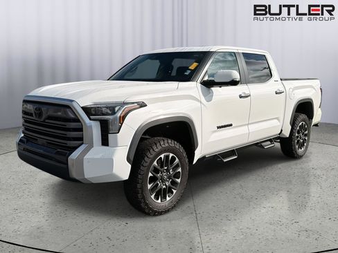 Used 2025 Toyota Tundra Limited AWD/4WD image 2