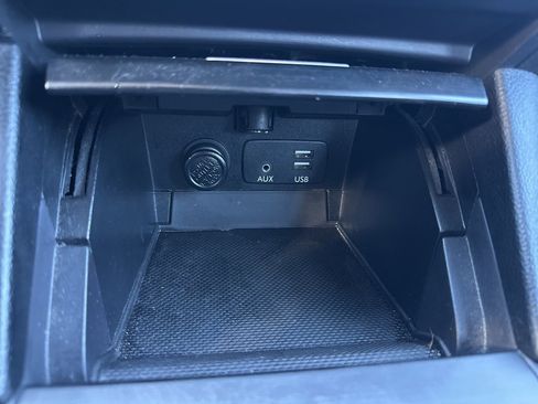 Used 2016 Subaru Legacy 3.6R Limited image 41