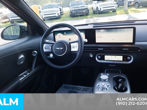 Used 2024 Genesis GV60 Advanced image 19