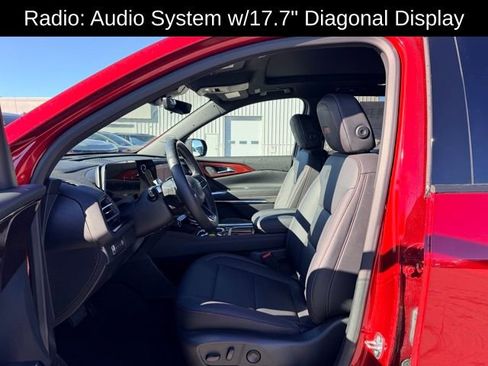 Certified 2025 Chevrolet Traverse Z71 w/ Enhanced Driving Package image 8