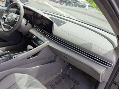 Used 2024 Hyundai Elantra SEL FWD image 6