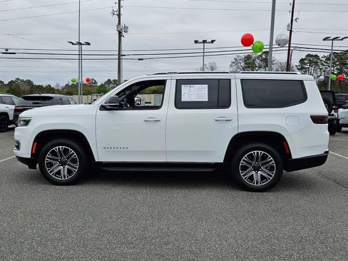 Used 2023 Jeep Wagoneer Series II image 4