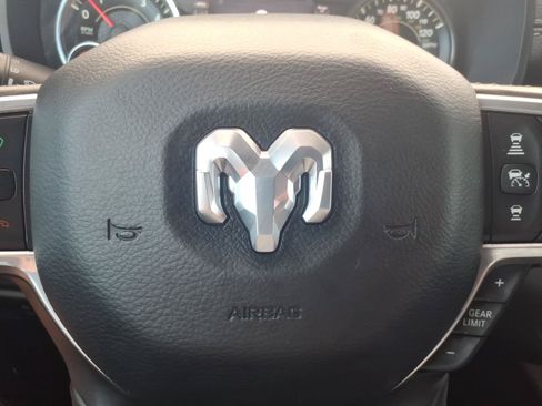 Used 2019 RAM 1500 Laramie AWD/4WD image 25