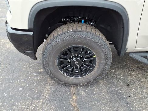 New 2026 Chevrolet Silverado 2500 ZR2 image 10