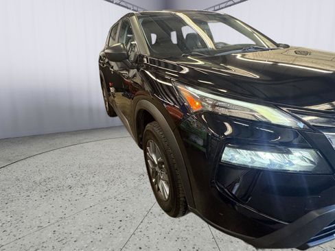 Used 2024 Nissan Rogue SV AWD/4WD image 3