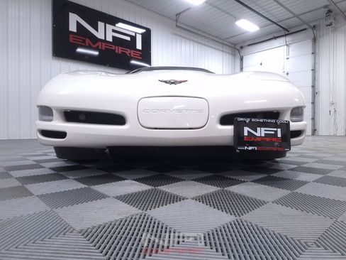 Used 2001 Chevrolet Corvette Coupe w/ Preferred Equipment Group2 RWD image 57