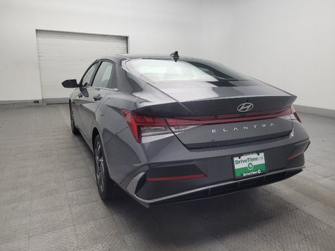 Used 2025 Hyundai Elantra SEL FWD image 5