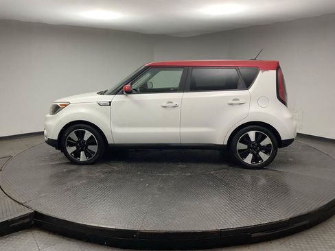 Used 2017 Kia Soul + w/ Designer's Package FWD image 4
