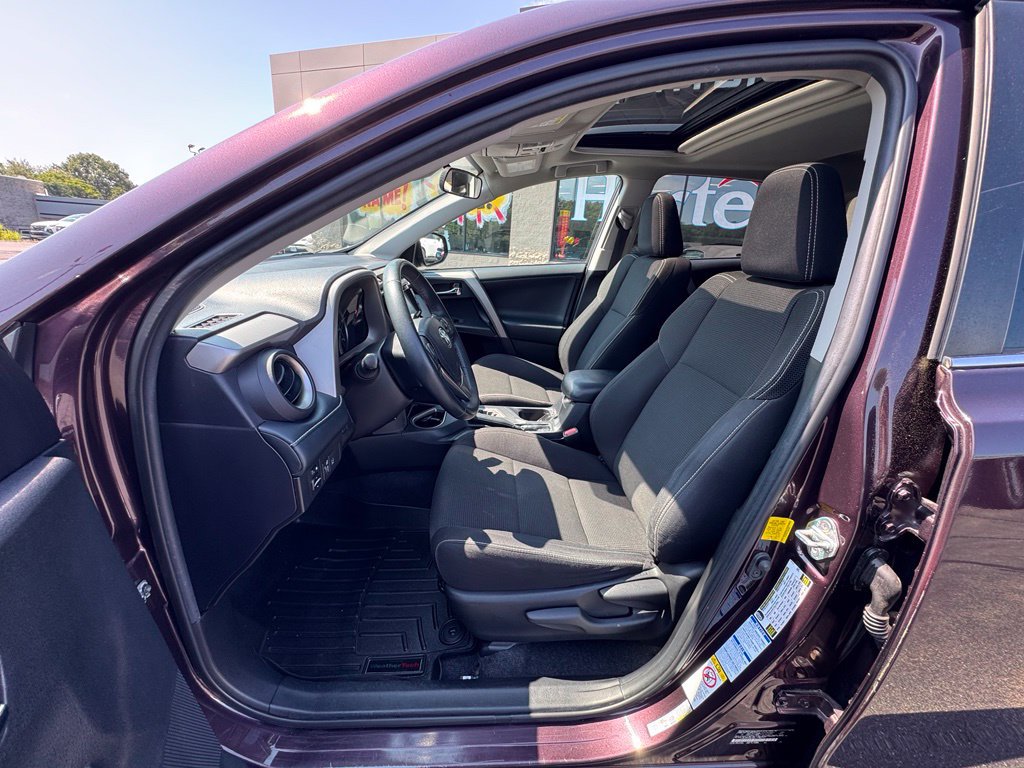Used 2018 Toyota RAV4 XLE w/ Plus Extra Value Package AWD/4WD image 29
