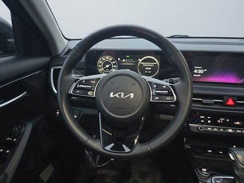 Used 2024 Kia Seltos EX image 12