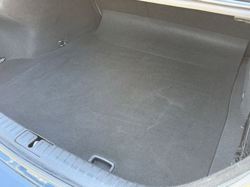 Used 2025 Genesis G70 2.5T image 32