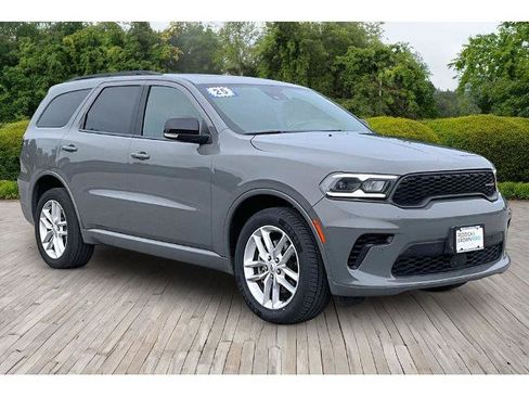 Used 2025 Dodge Durango GT AWD/4WD image 3