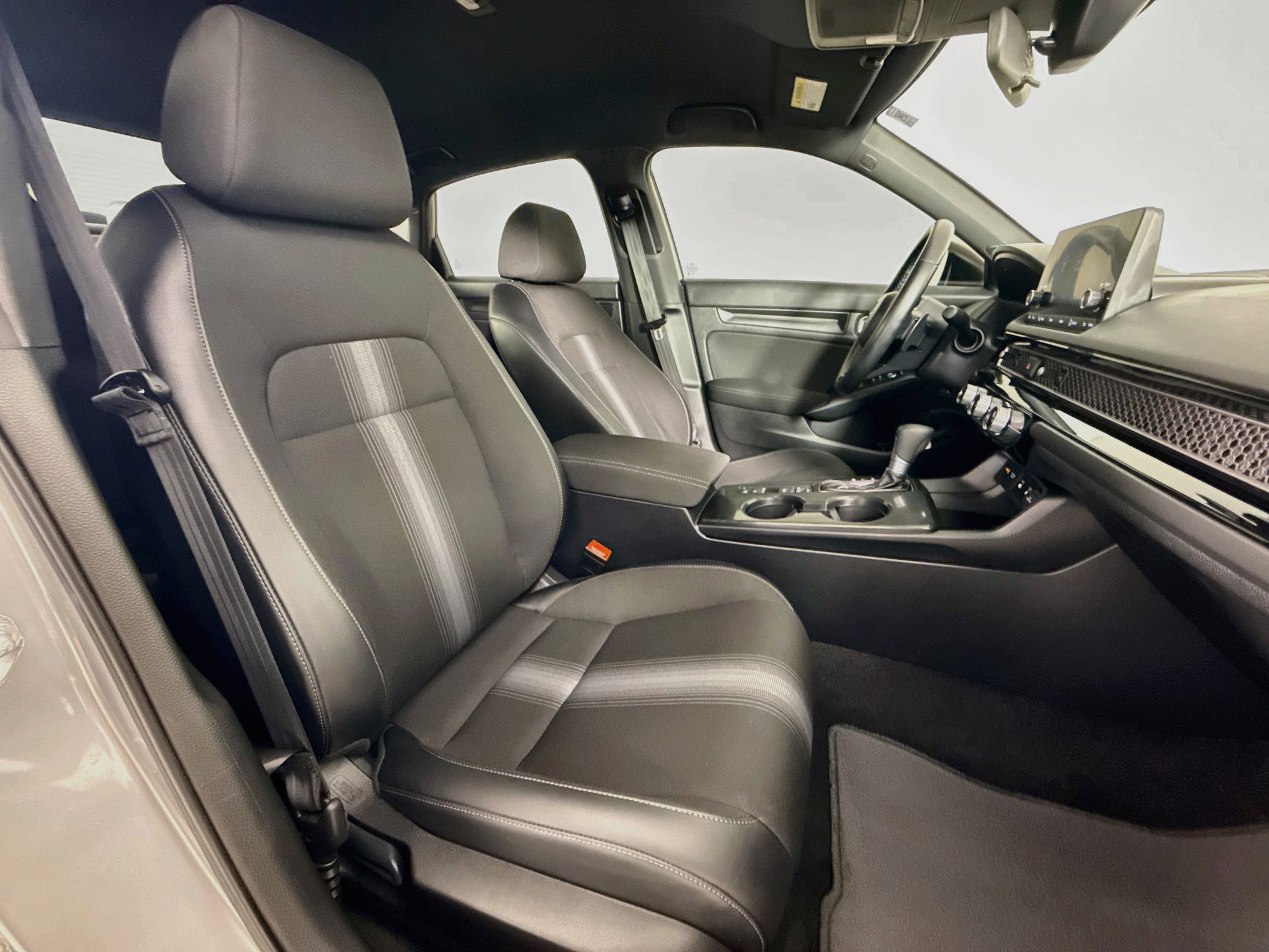Used 2025 Honda Civic Sport image 27