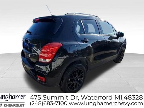 Certified 2022 Chevrolet Trax LT w/ Midnight Edition image 9