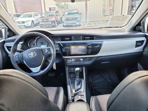 Used 2015 Toyota Corolla LE FWD image 28