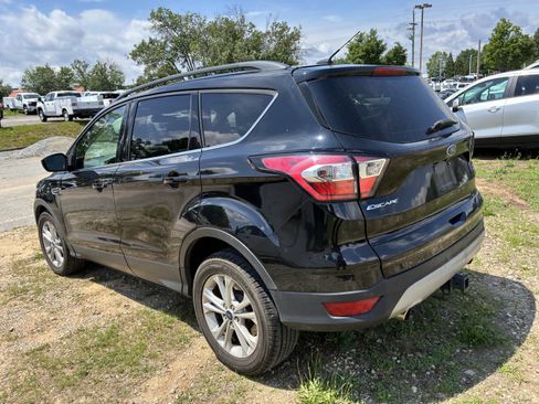 Used 2017 Ford Escape SE w/ Equipment Group 201A AWD/4WD image 6