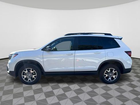 Used 2023 Honda Passport TrailSport image 4