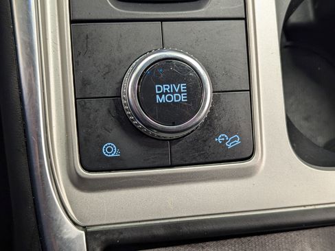 Certified 2022 Ford Explorer XLT w/ Equipment Group 202A image 27