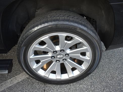 Used 2018 Cadillac Escalade Premium Luxury image 34