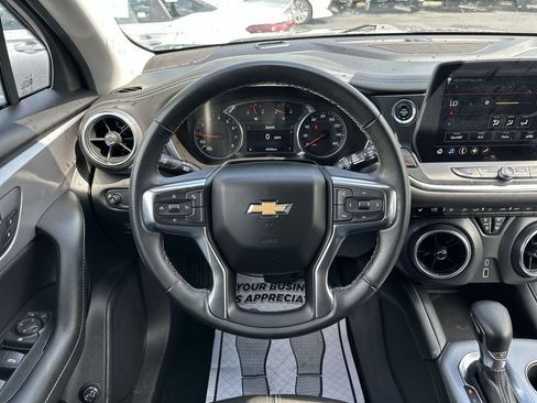 Used 2024 Chevrolet Blazer LT FWD image 6