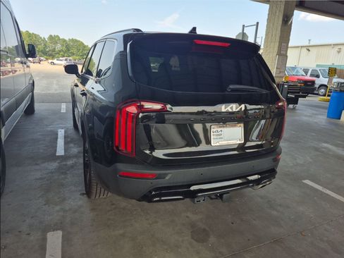 Used 2022 Kia Telluride SX w/ Nightfall Edition Package AWD/4WD image 3