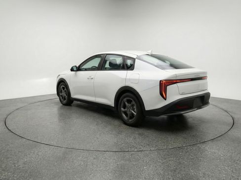 Used 2025 Kia K4 FWD image 6