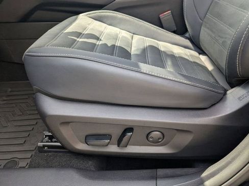 Used 2024 Mitsubishi Outlander SE image 18