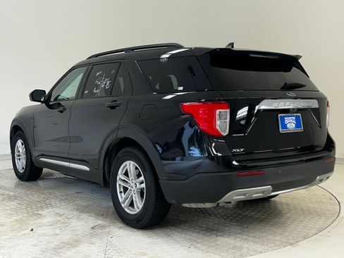 Used 2021 Ford Explorer XLT w/ Equipment Group 202A image 3