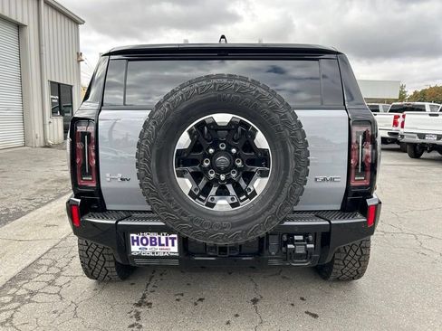 Used 2025 GMC Hummer EV 2X w/ Extreme Off-Road Package AWD/4WD image 4