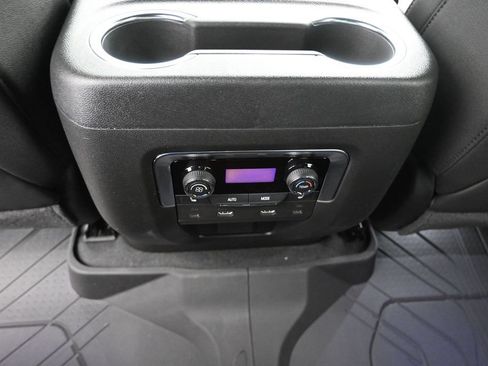 New 2026 Chevrolet Suburban Premier RWD image 19