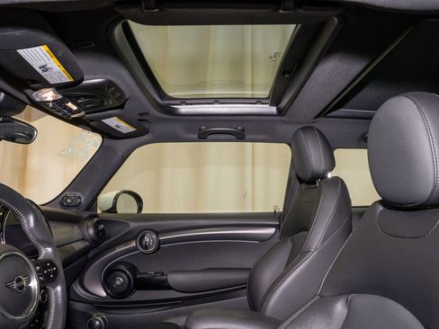 Used 2022 MINI Cooper S image 11