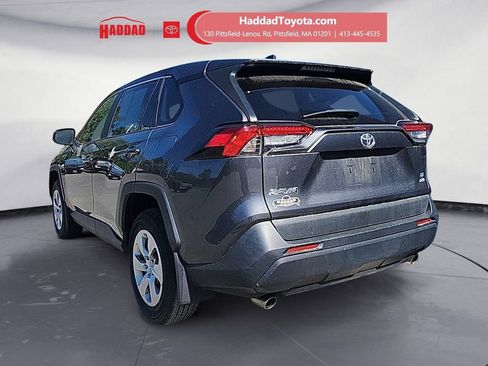 Used 2022 Toyota RAV4 LE AWD/4WD image 3