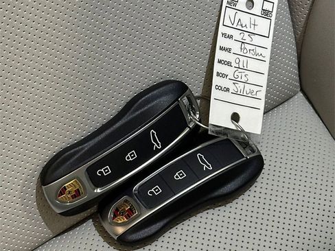 Used 2025 Porsche 911 Carrera GTS image 32