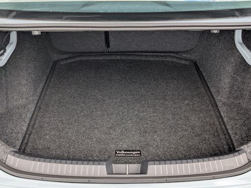 Used 2025 Volkswagen Jetta SE w/ Sunroof Package FWD image 19