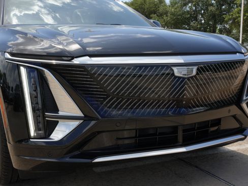 Certified 2024 Cadillac Lyriq Luxury RWD image 27