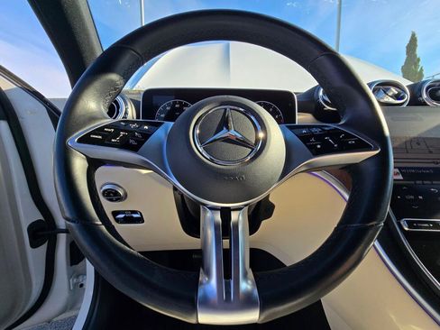 Used 2023 Mercedes-Benz GLC 300 4MATIC image 14