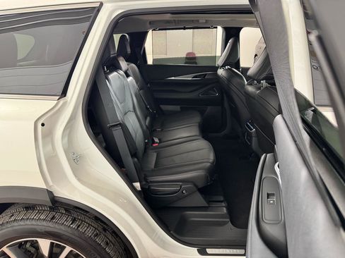 Used 2025 INFINITI QX60 Luxe image 40