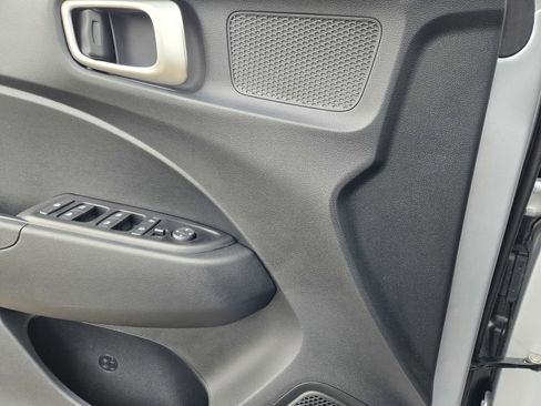 Certified 2023 Hyundai Venue SE image 16