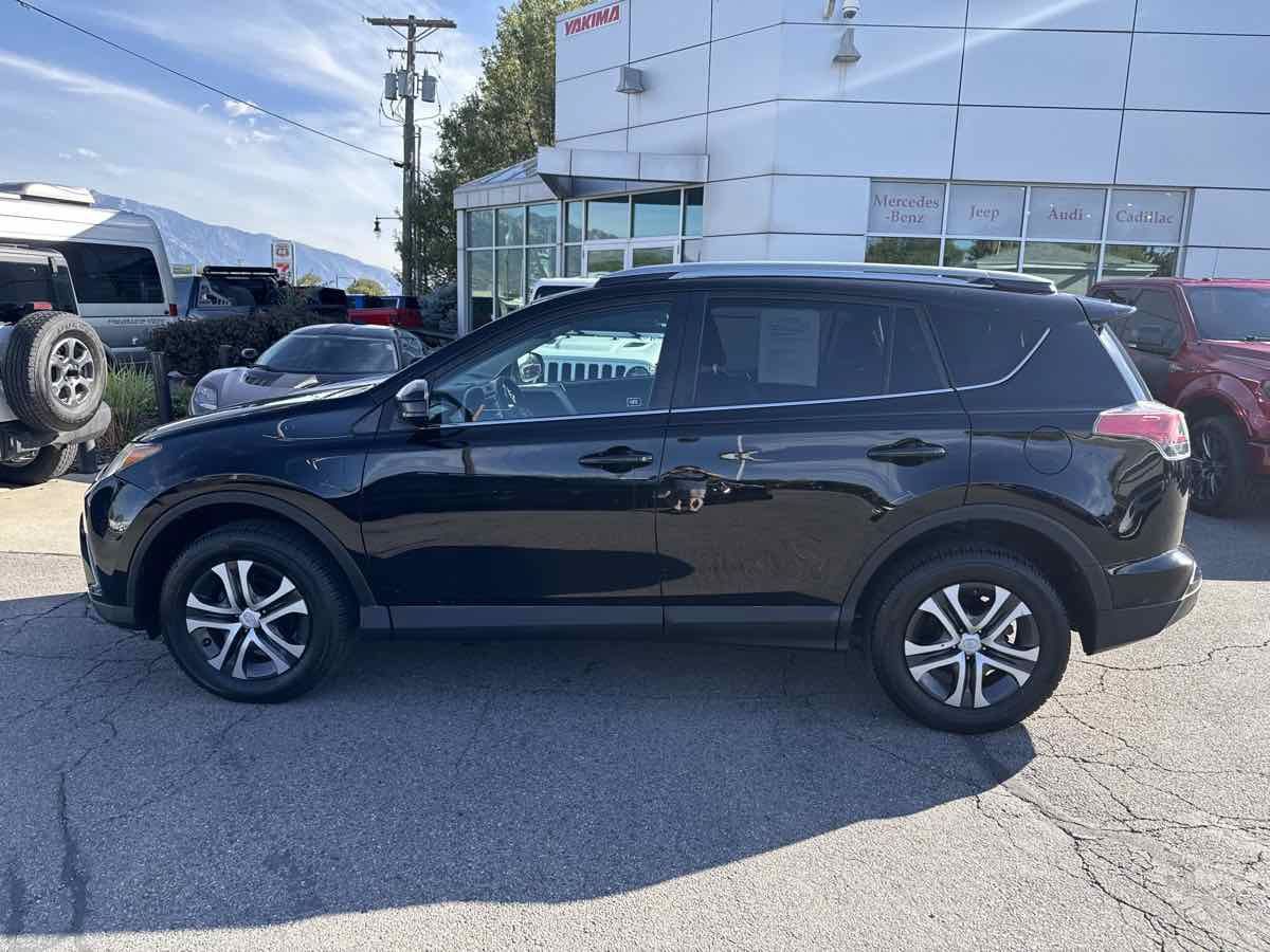 Used 2017 Toyota RAV4 LE w/ Carpet Mat Package FWD image 8