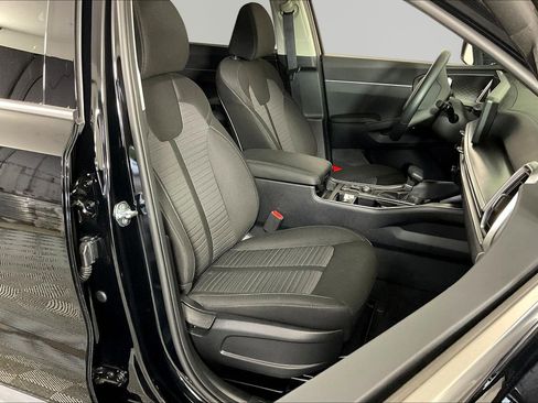 Certified 2026 Kia Sorento LX FWD image 29