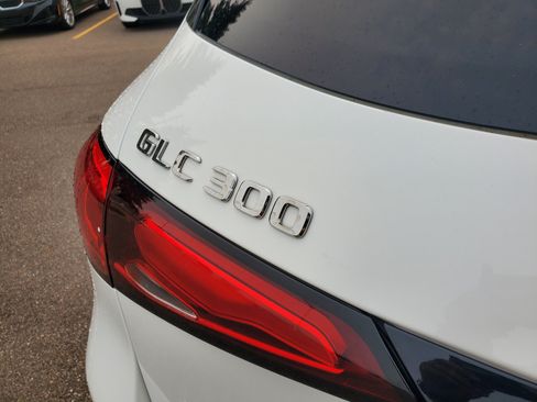 Used 2025 Mercedes-Benz GLC 300 image 35