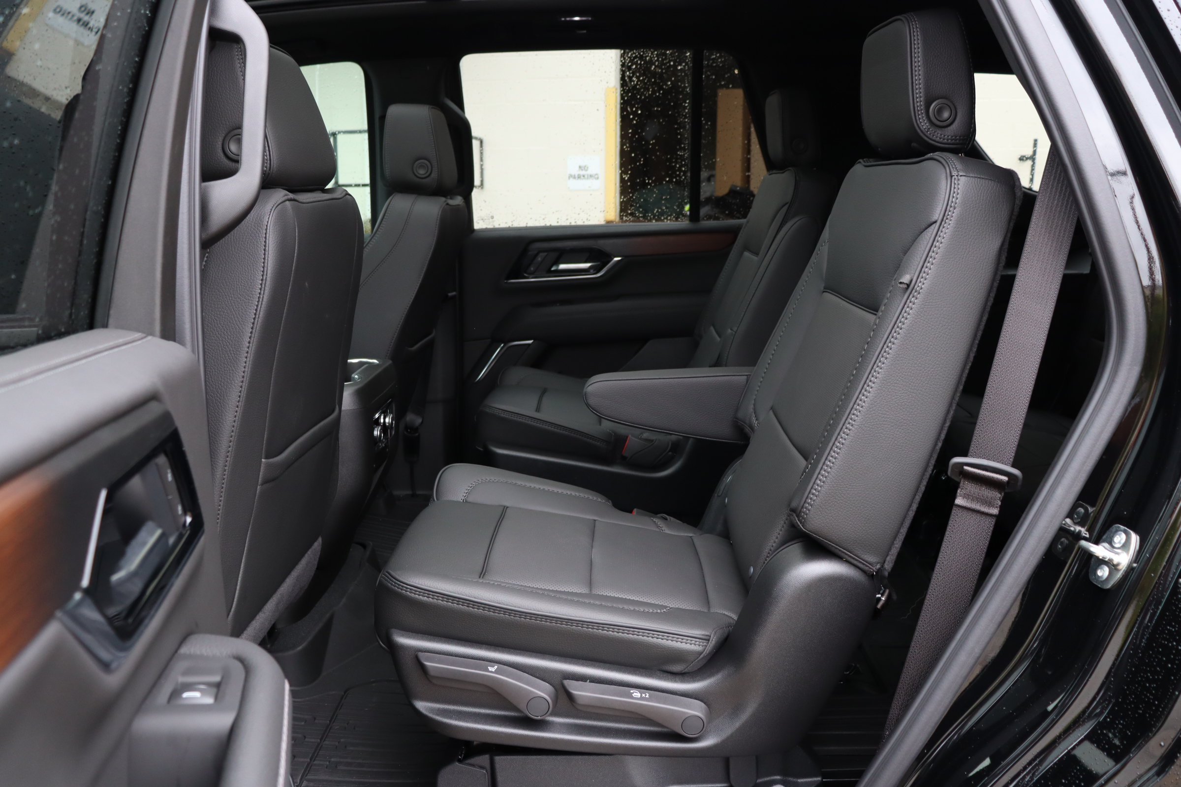 New 2026 GMC Yukon Denali w/ Sun & Power Step Package AWD/4WD image 30