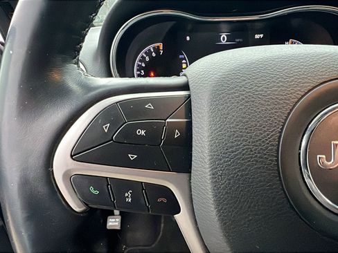 Used 2022 Jeep Grand Cherokee Limited image 28